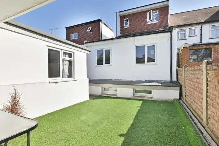 Randall Avenue, London, NW2