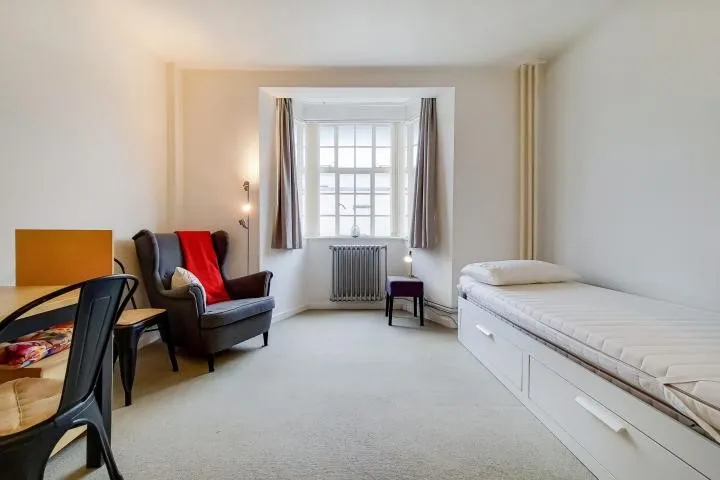 Russell Court, Woburn Place, London, WC1H