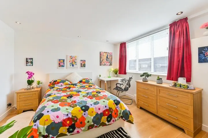 Napier Close, London, SE8