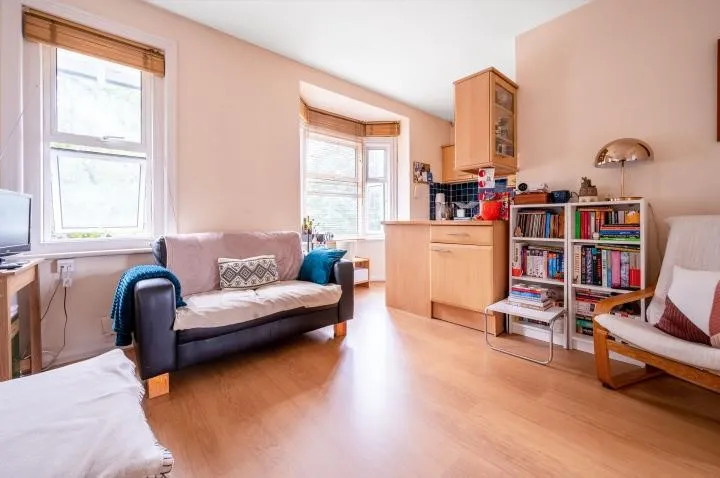 Shirley Court, York Road, Guildford, Surrey, GU1