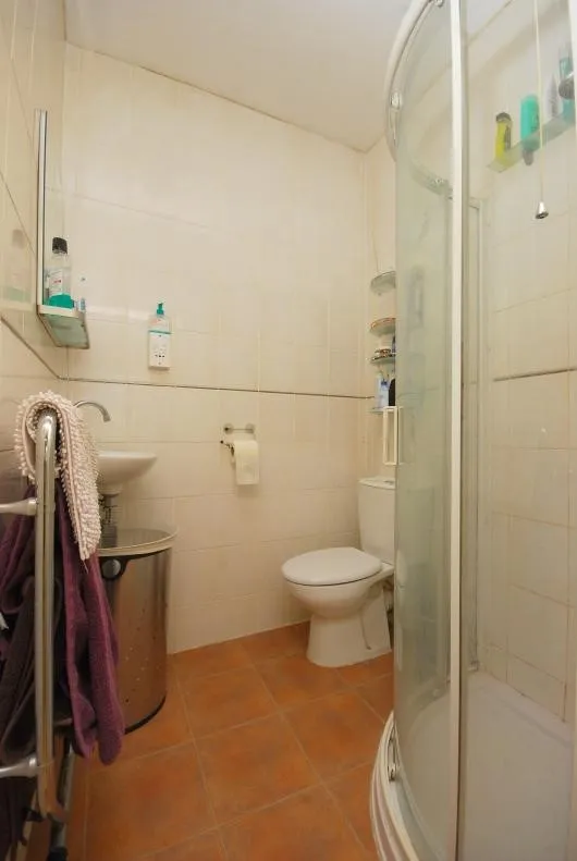 Shirley Court, York Road, Guildford, Surrey, GU1