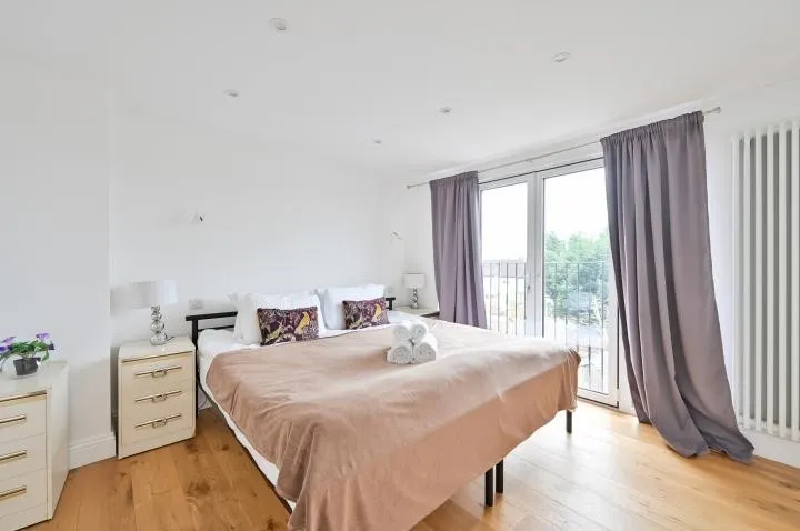 Tudor Drive, Kingston upon Thames, KT2