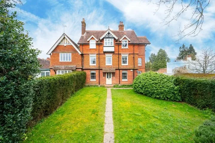 Yew Tree House, Horsham Road, Cranleigh, Surrey, GU6