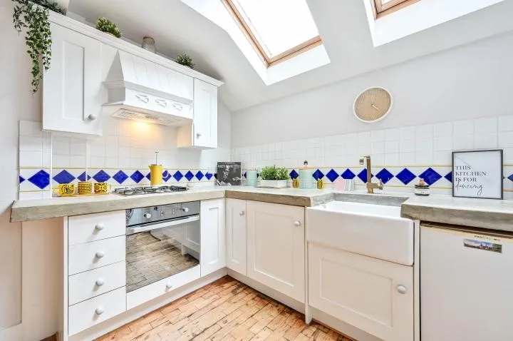 Yew Tree House, Horsham Road, Cranleigh, Surrey, GU6