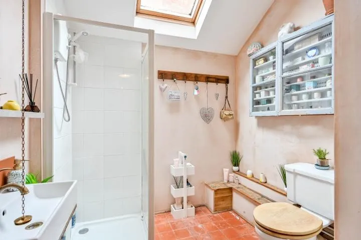 Yew Tree House, Horsham Road, Cranleigh, Surrey, GU6