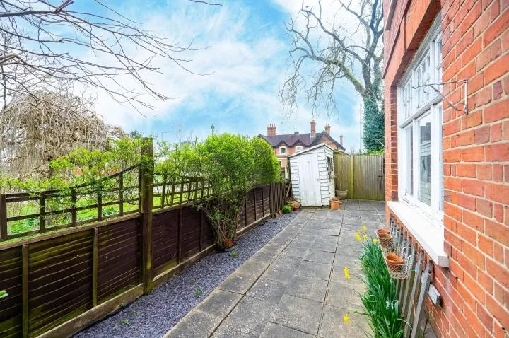 Yew Tree House, Horsham Road, Cranleigh, Surrey, GU6
