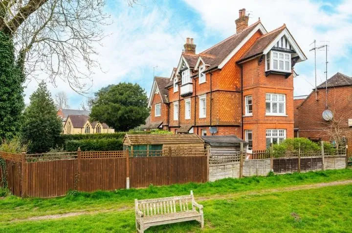 Yew Tree House, Horsham Road, Cranleigh, Surrey, GU6