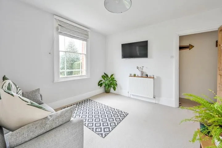 Yew Tree House, Horsham Road, Cranleigh, Surrey, GU6
