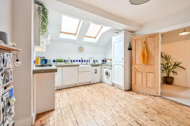 Yew Tree House, Horsham Road, Cranleigh, Surrey, GU6