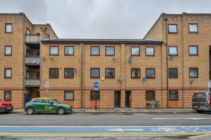 Horseferry Road, London, E14