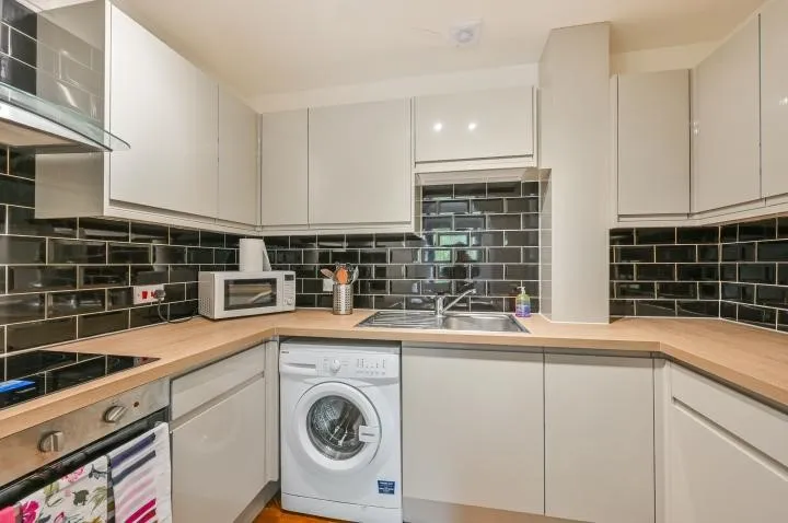 Horseferry Road, London, E14
