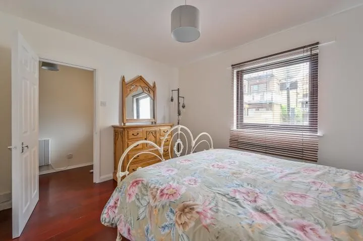 Horseferry Road, London, E14