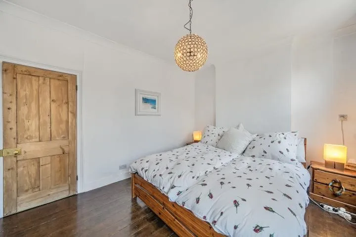Biscay Road, London, W6