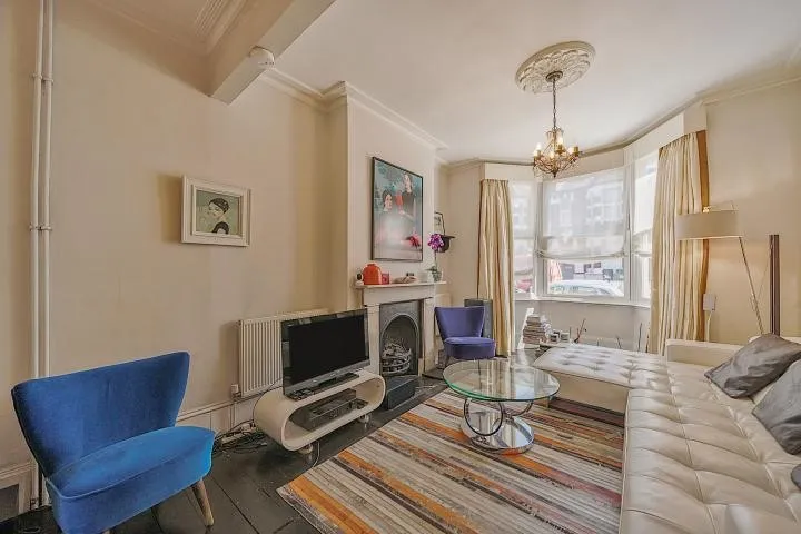 Biscay Road, London, W6