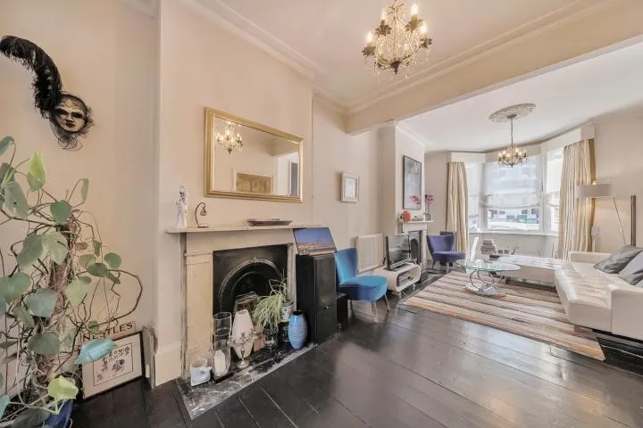 Biscay Road, London, W6