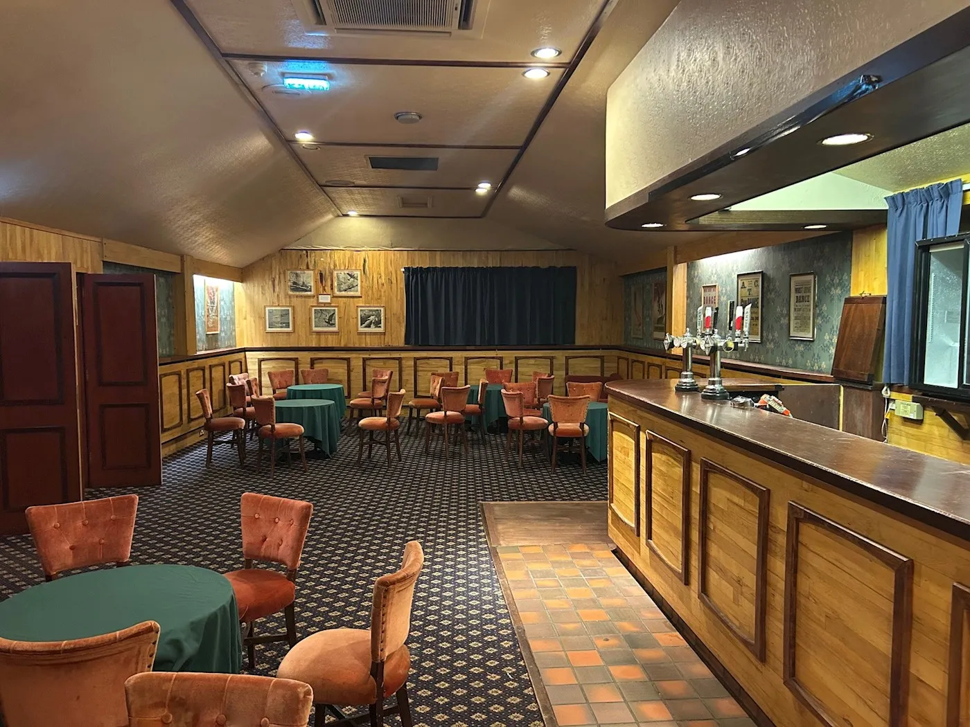 Bell & Spa Hotel, 46 Market Place, Driffield, YO25 6AN