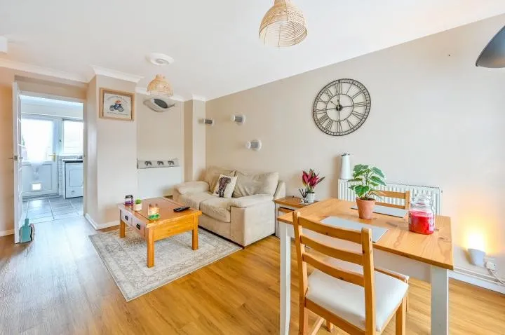 Falstone, Woking, Surrey, GU21
