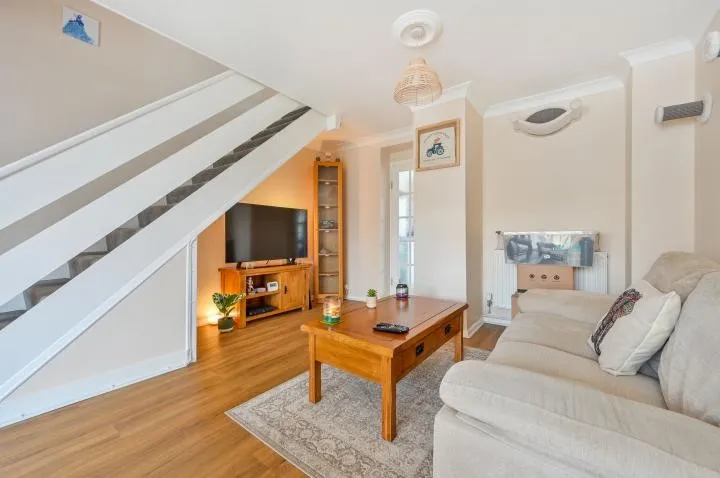 Falstone, Woking, Surrey, GU21