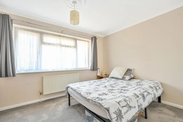 Falstone, Woking, Surrey, GU21