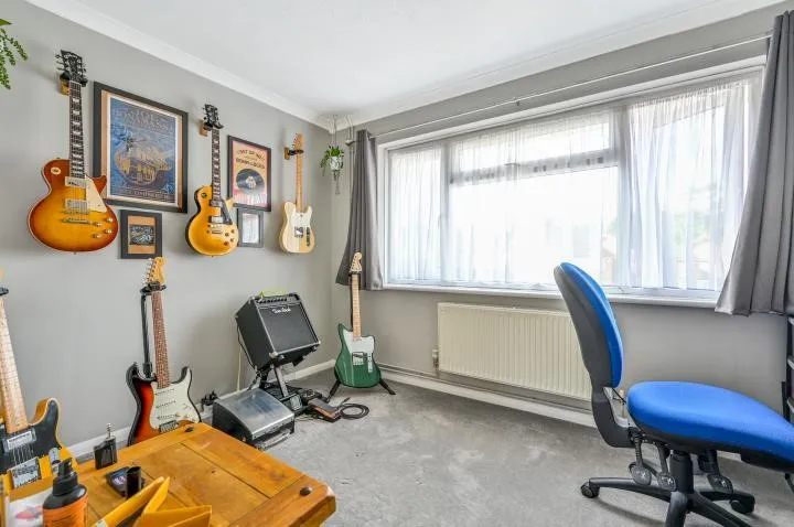 Falstone, Woking, Surrey, GU21