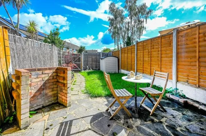 Falstone, Woking, Surrey, GU21