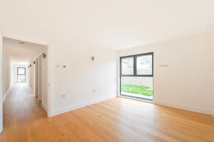 Ironbridge Mews, London, E15