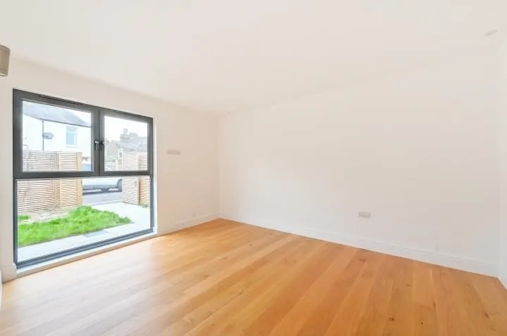 Ironbridge Mews, London, E15