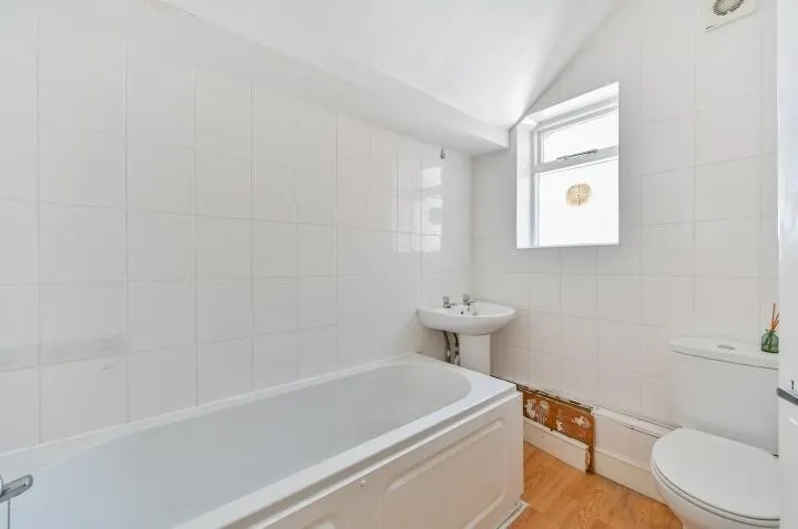 Church Road, Kingston upon Thames, KT1