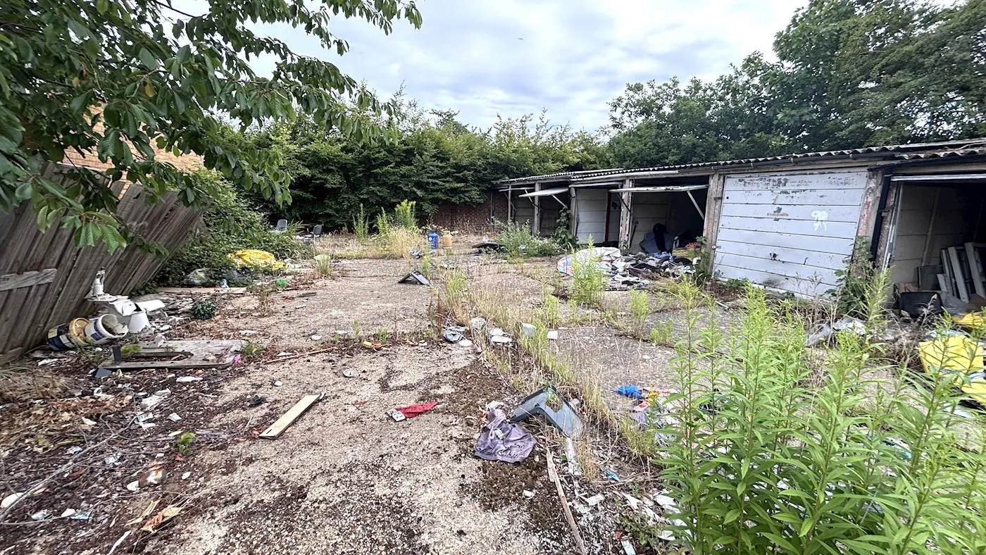 Garage Compound at Long Readings Lane, Slough, SL2 1QE