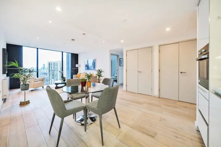 The Strata, Walworth Road, London, SE1