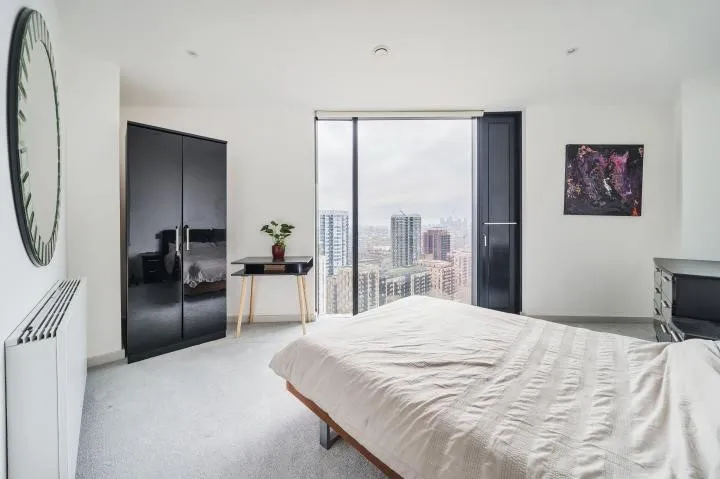 The Strata, Walworth Road, London, SE1