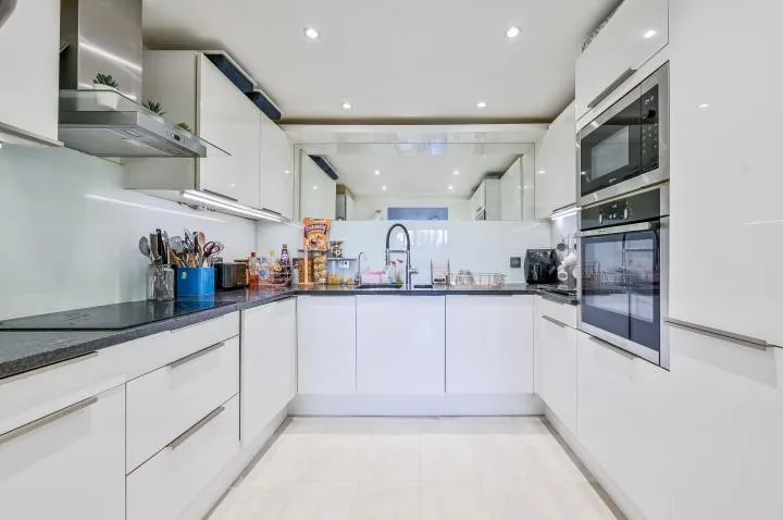  Greenfell Mansions, Glaisher Street, London, SE8