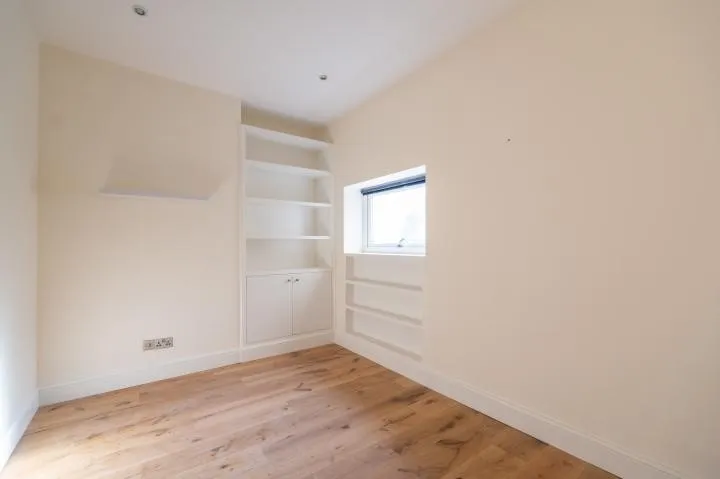 Elgin Avenue, London, W9