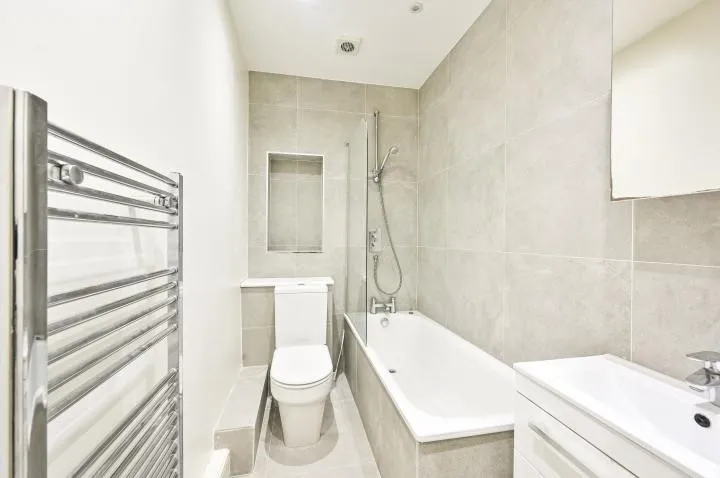 Elgin Avenue, London, W9