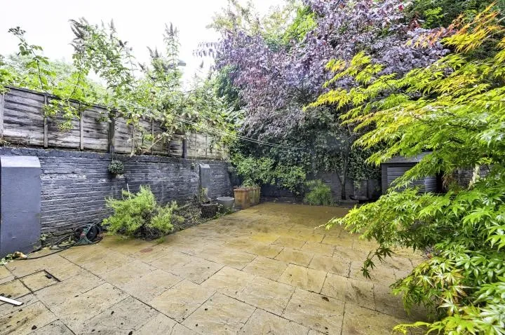 Elgin Avenue, London, W9