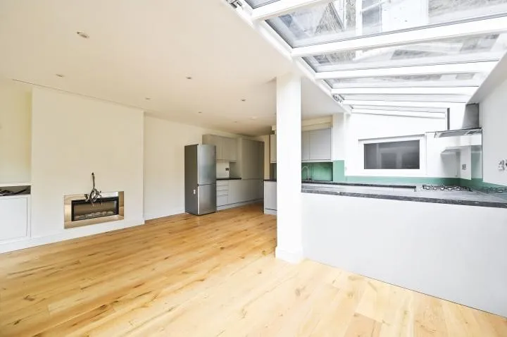 Elgin Avenue, London, W9