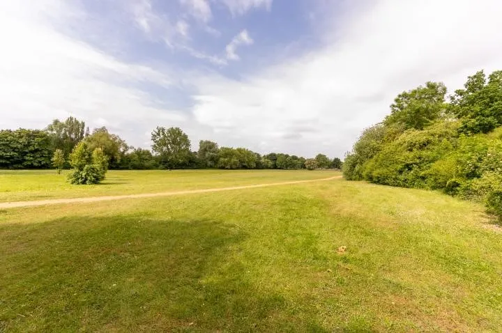 Edgeworth Close, Langley, Berkshire SL3