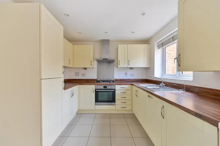 Edgeworth Close, Langley, Berkshire SL3