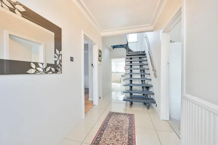 Foster Road, London, W3