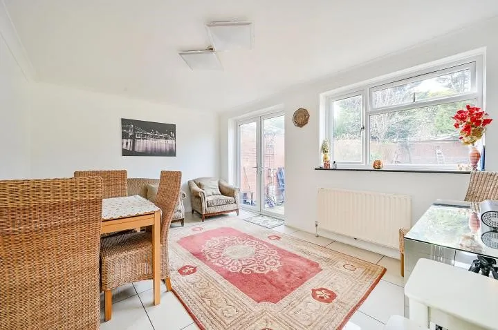 Foster Road, London, W3