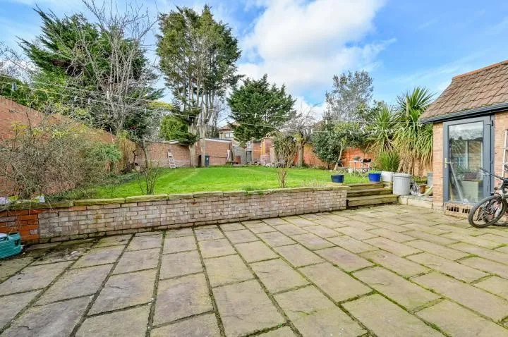 Foster Road, London, W3