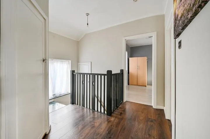 Foster Road, London, W3
