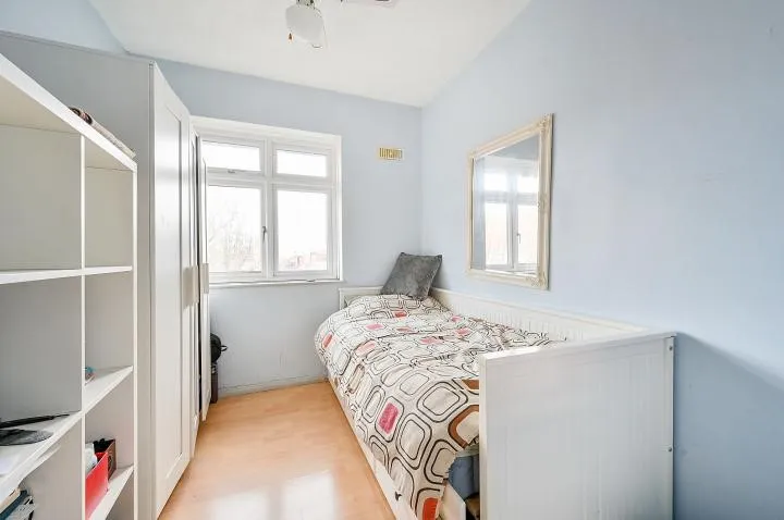 Foster Road, London, W3