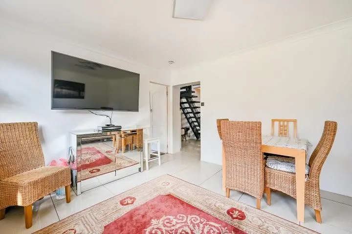 Foster Road, London, W3