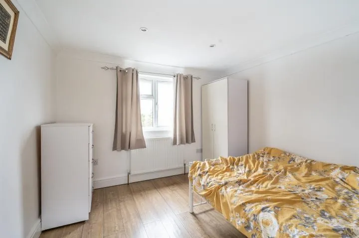 Salisbury Road, London, E17