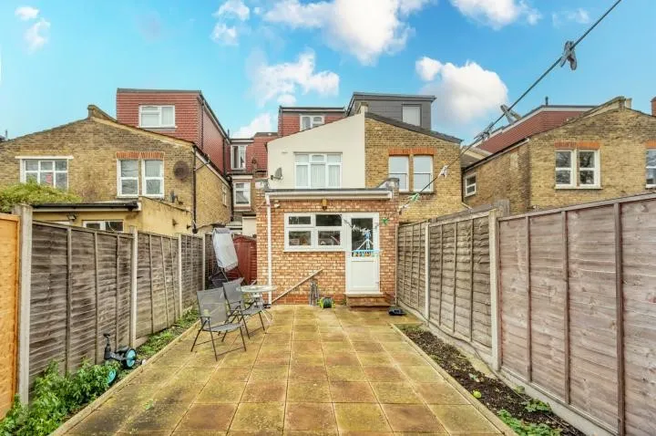 Salisbury Road, London, E17