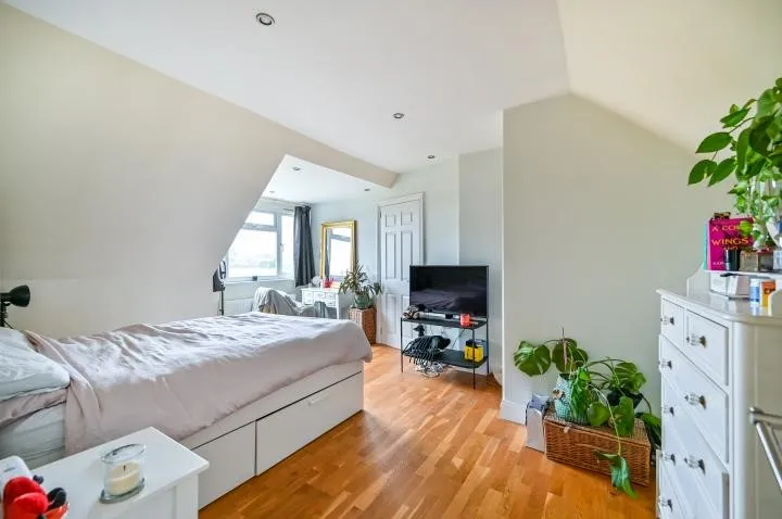 Huntercombe Lane South, Maidenhead, Berkshire, SL6