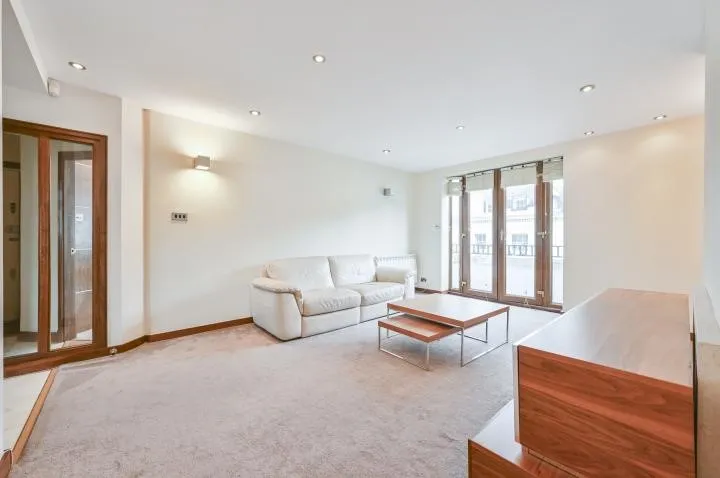 9 Radnor Lodge, Sussex Place, London, W2