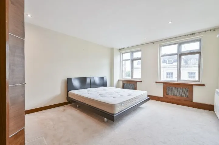 9 Radnor Lodge, Sussex Place, London, W2