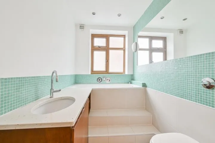 9 Radnor Lodge, Sussex Place, London, W2